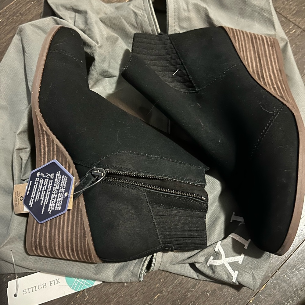 Toms Black Suede-Look Ankle Booties with Stacked Heel